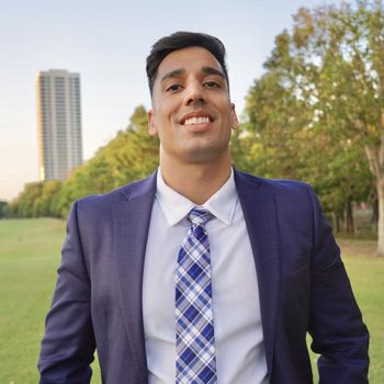 Portrait of Parsotam Mangat, Realtor